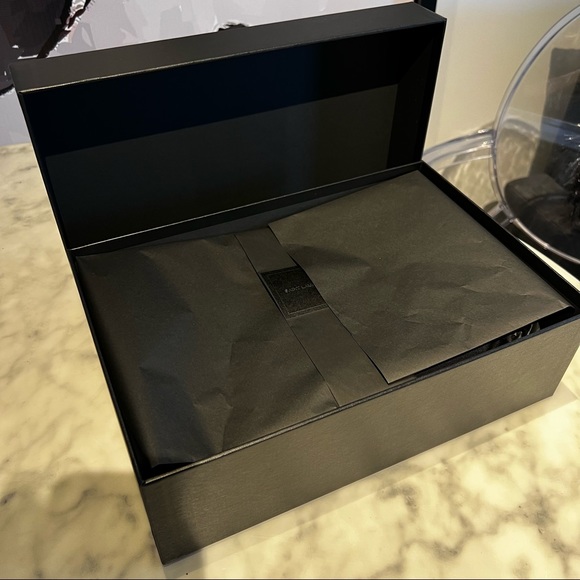 Black Saint Laurent Water Bottle With Box & Gift Packaging - Picture 3 of 10